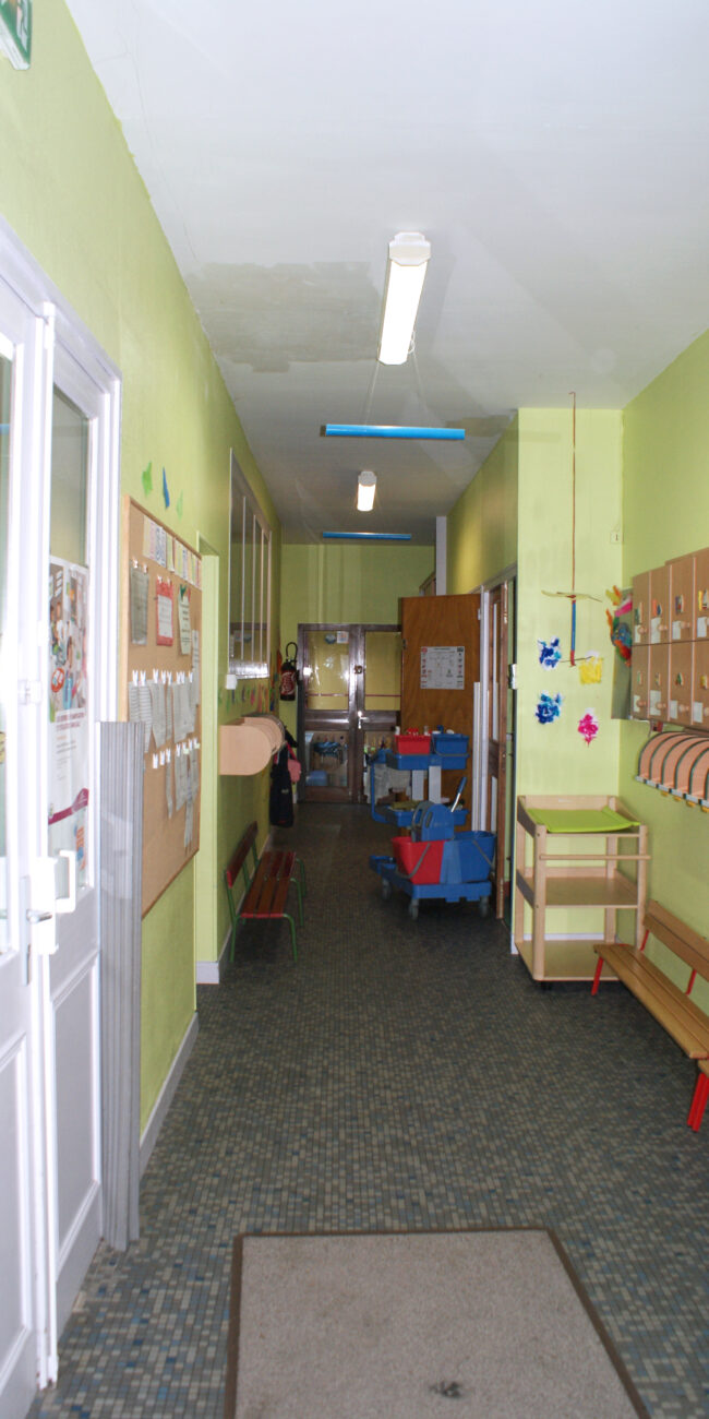 Vue intérieur couloir avant travaux