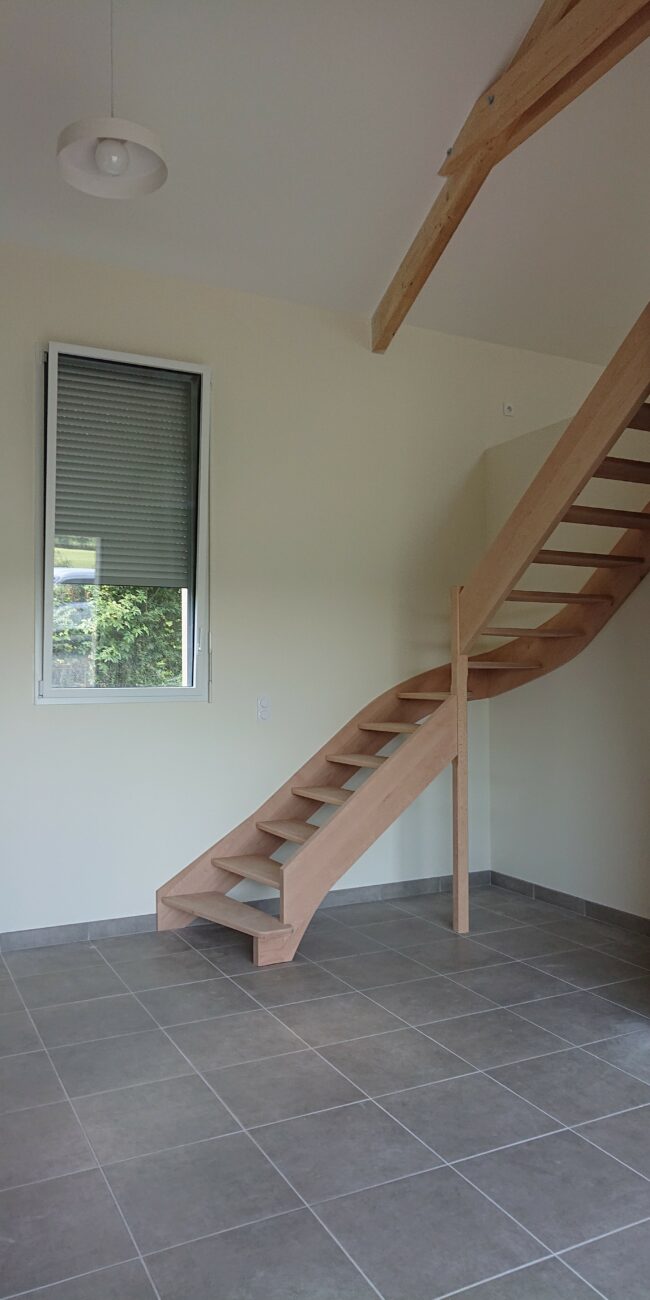 Vue intérieur escalier après travaux